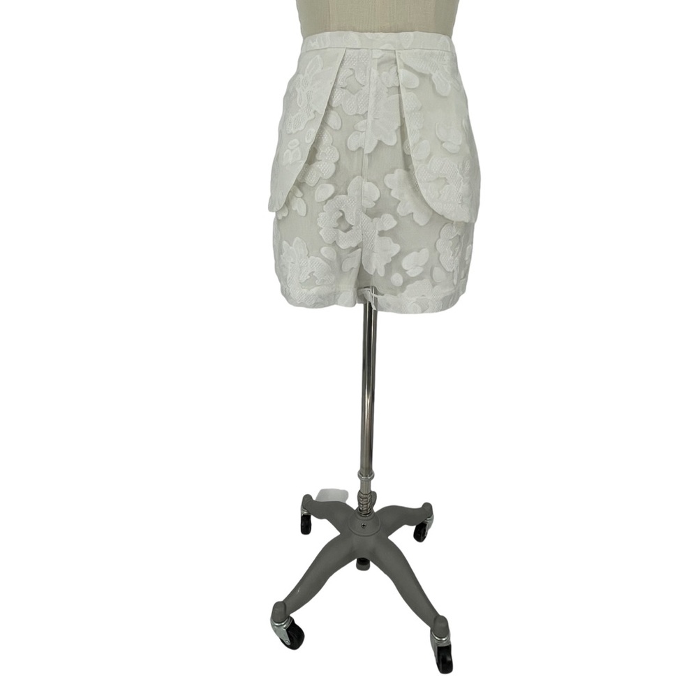 Ark & Co Women’s White Floral Lace Lined Back Zipper Shorts L $50